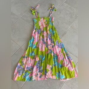 Lilly Pulitzer Midi Dress
Bright green, pink and blue
Mid length
Size L